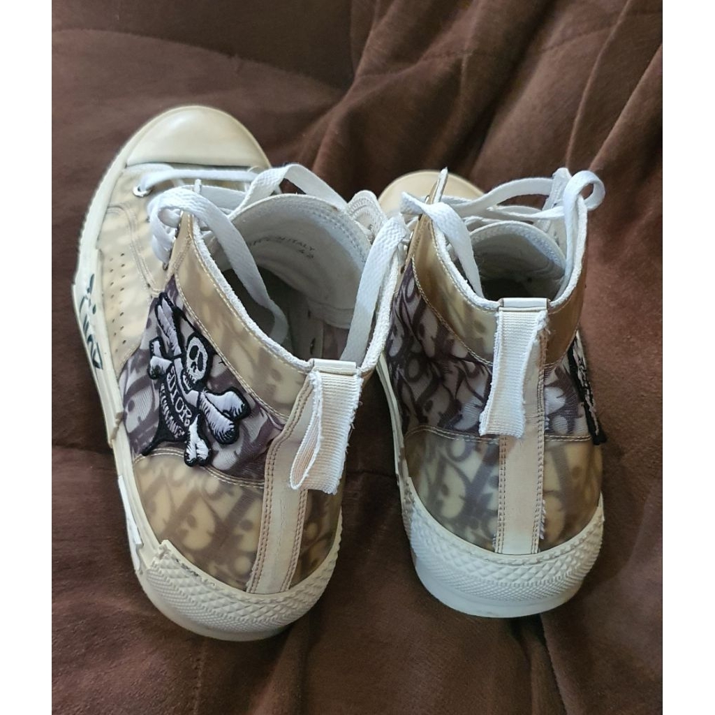 sepatu pria/wanita merk Dior ukuran 42 made in Italy