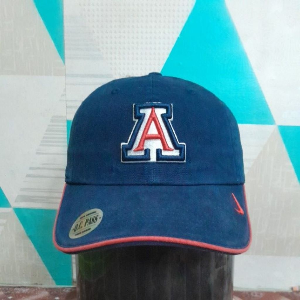 topi brand second (NIKE)