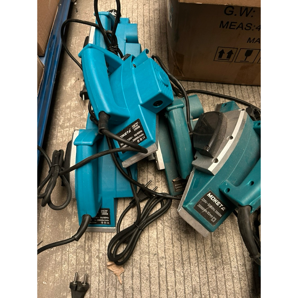 MESIN SERUT KAYU BEKAS MINES RIJEK