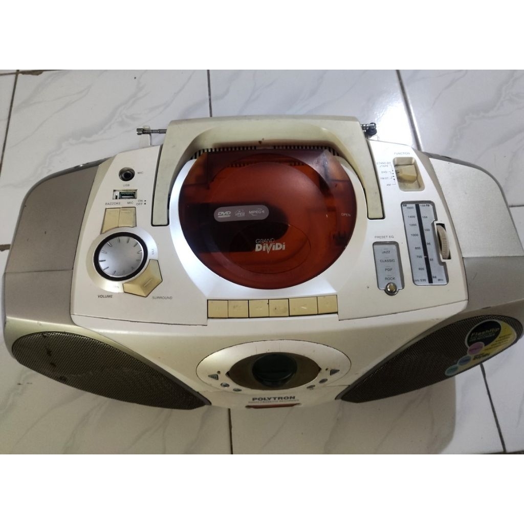 Radio Tape Kaset Polytron Boxer