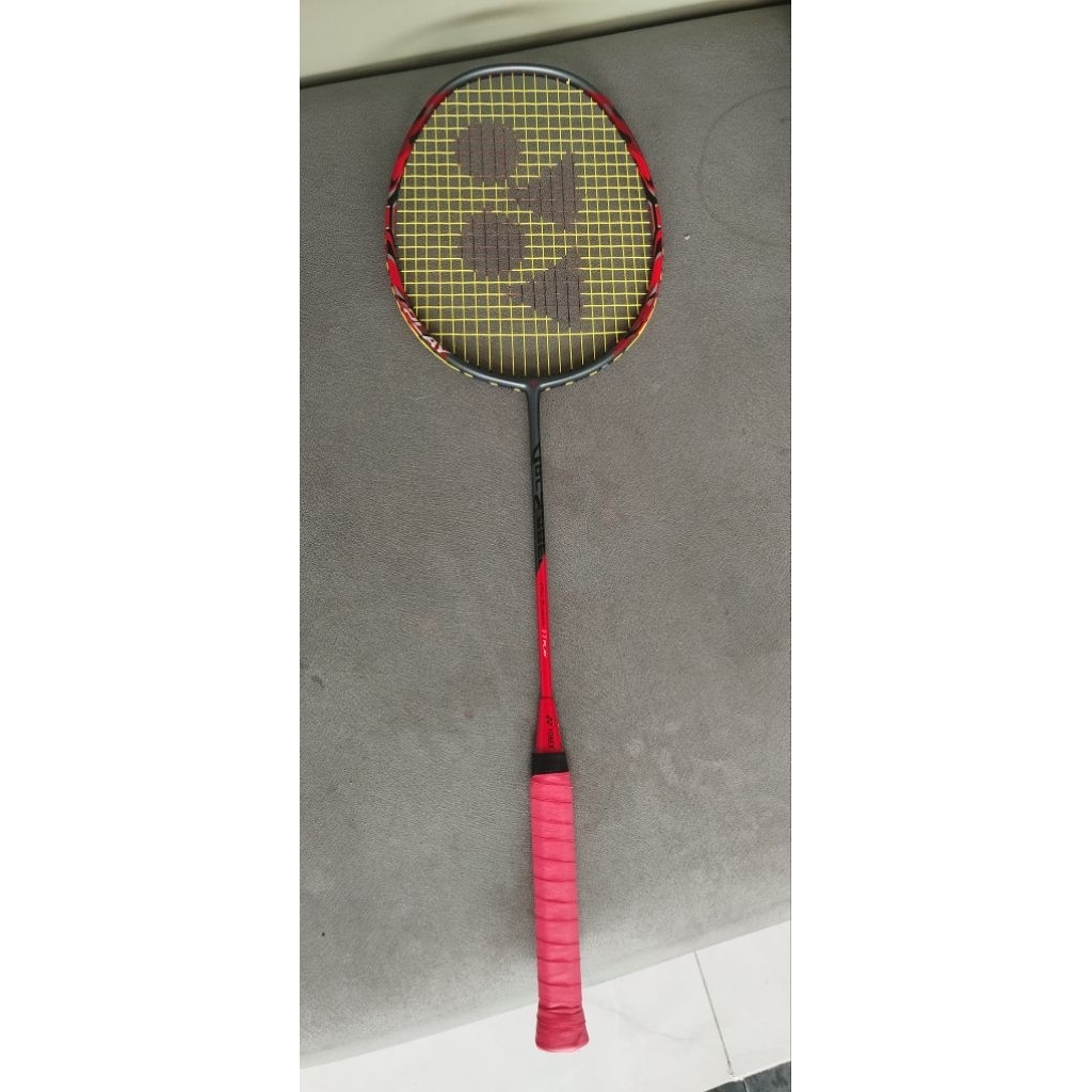 Yonex arcsaber 11 play second