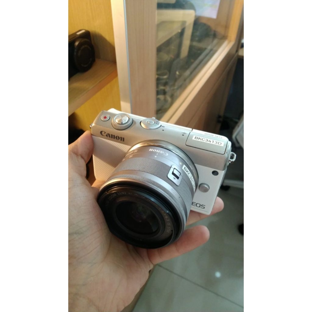 Canon eos m100 putih second mulus