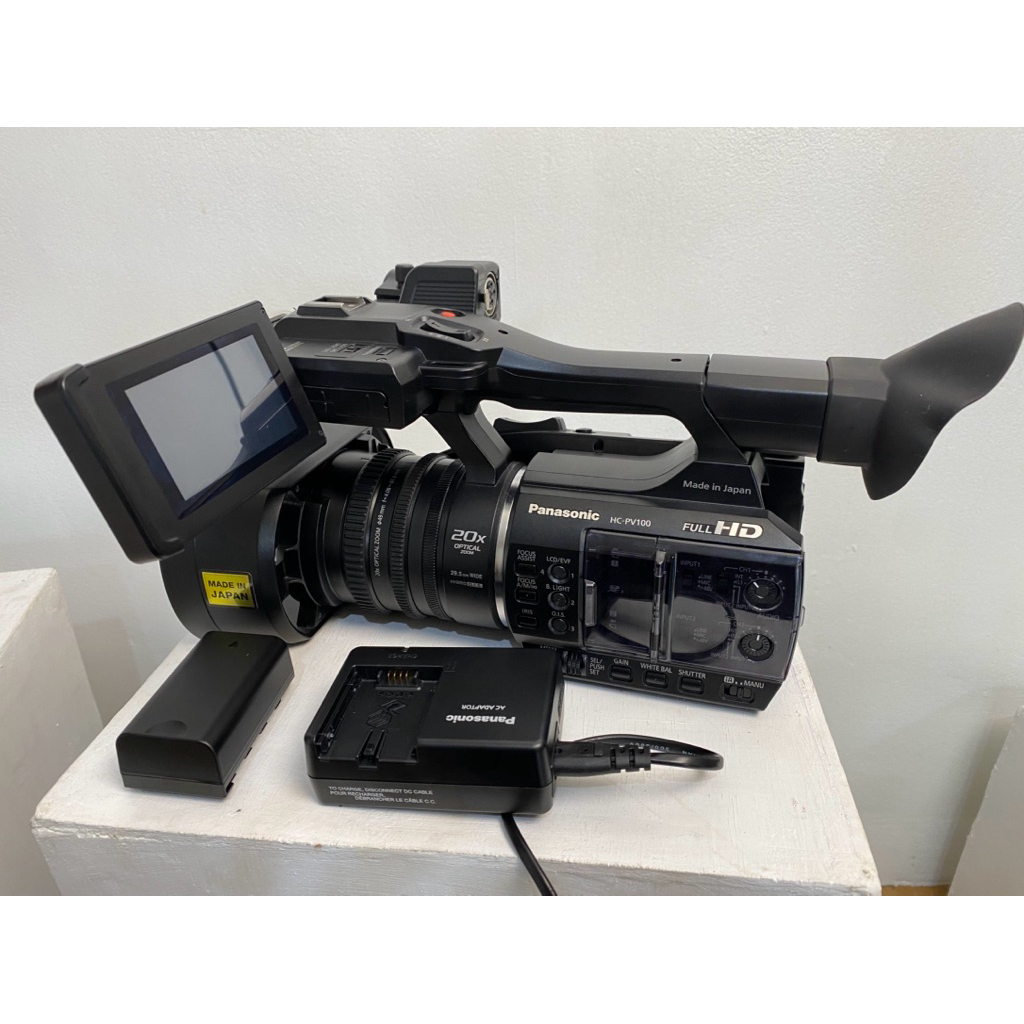 Panasonic HC PV100
