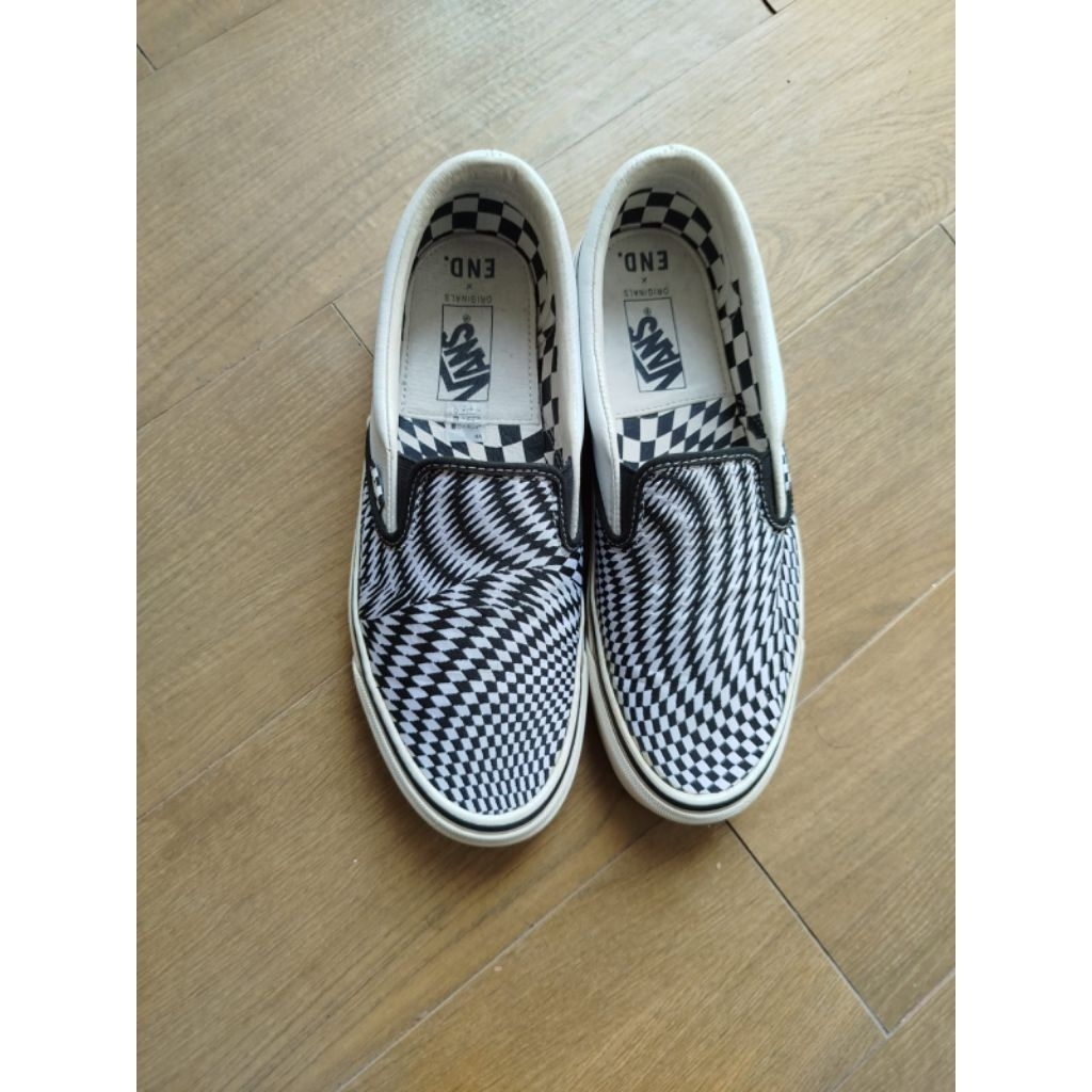Vans SlipOn End. Vertigo