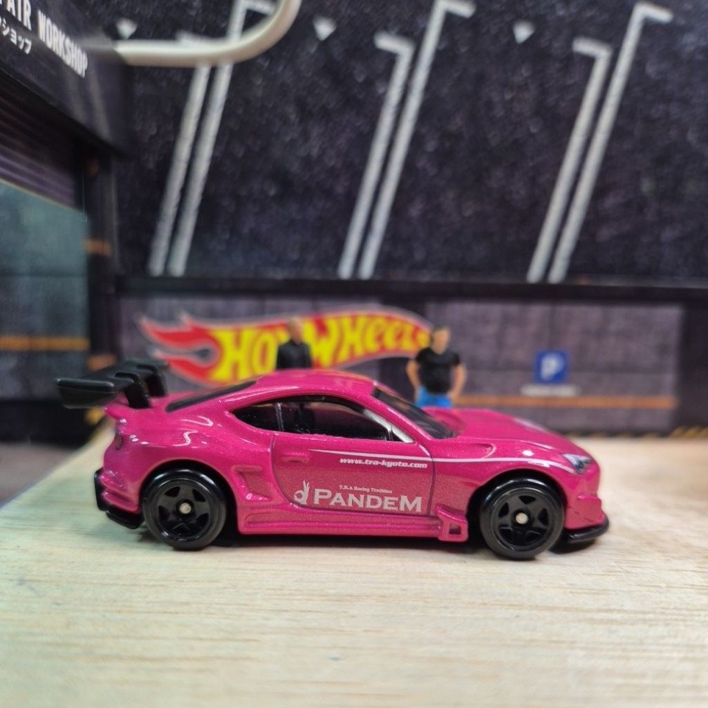 HOT WHEELS PANDEM SUBARU BRZ PINK