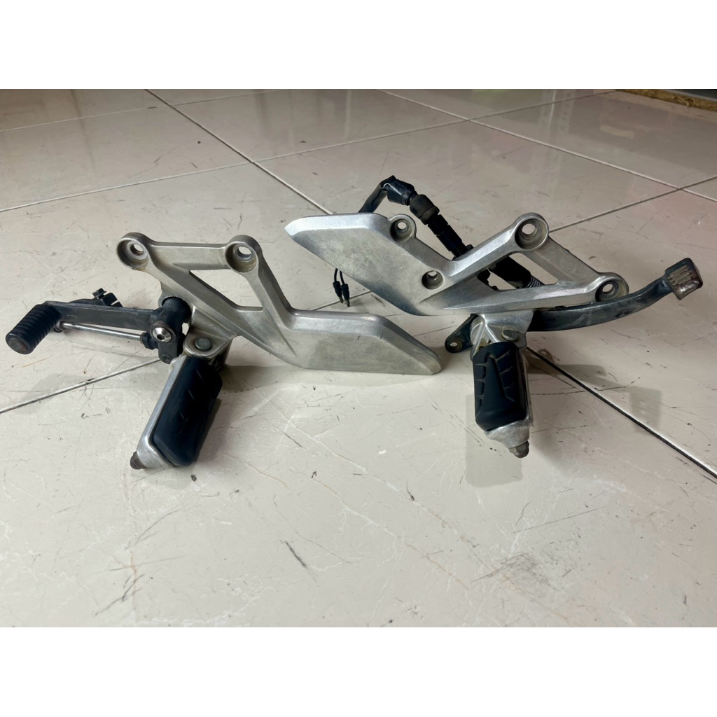 FOOTSTEP DEPAN CBR 250 R THAILAND KYJ ORI ORIGINAL STEP CBR