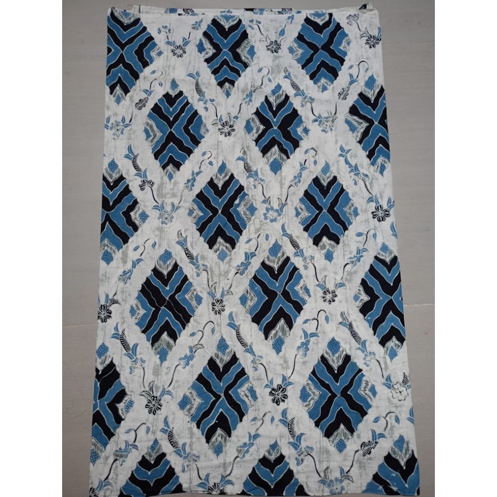 Batik Tulis Warna Alam Solo