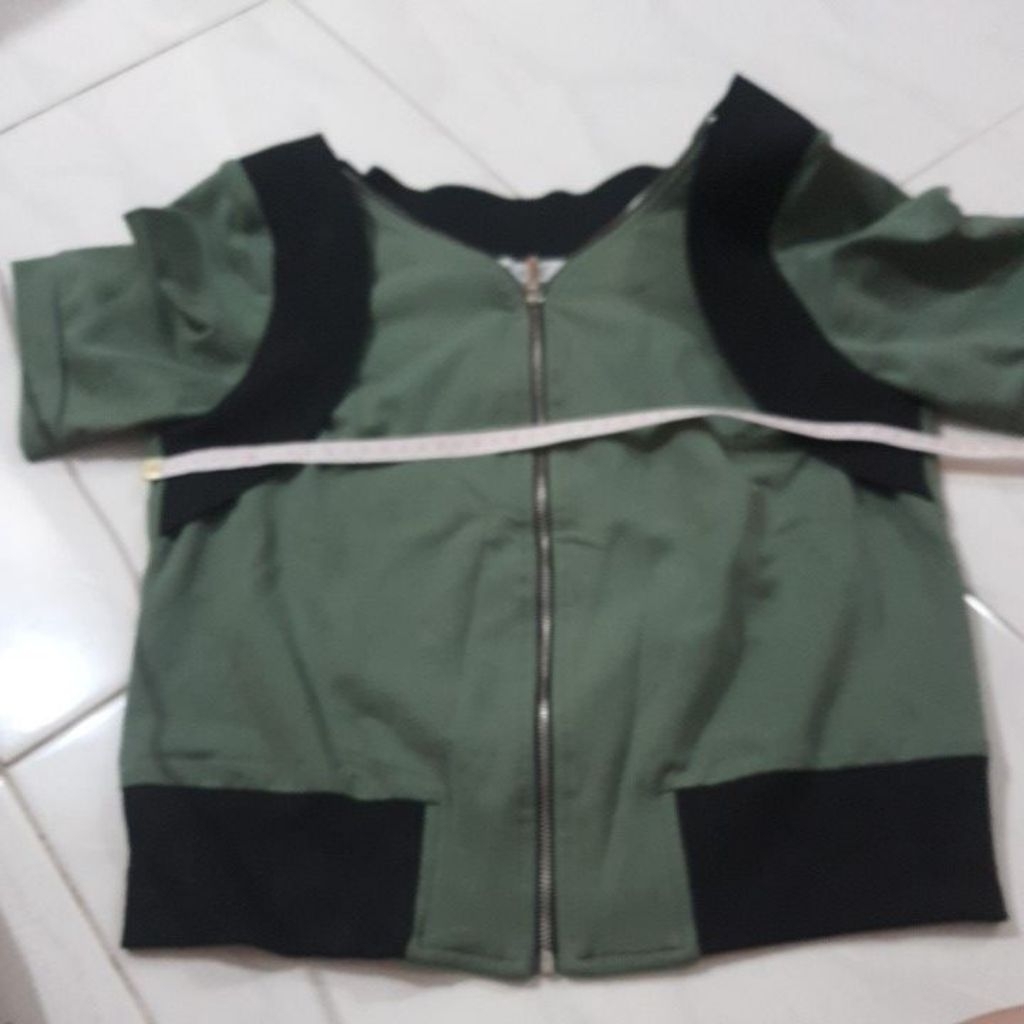 baju atasan cewe cewek wanita perempuan preloved bekas army hijau