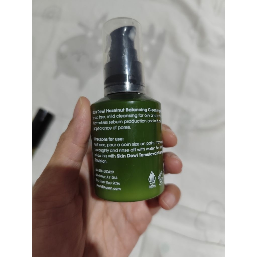 Skin Dewi Hazelnut Balancing Cleansing Milk
