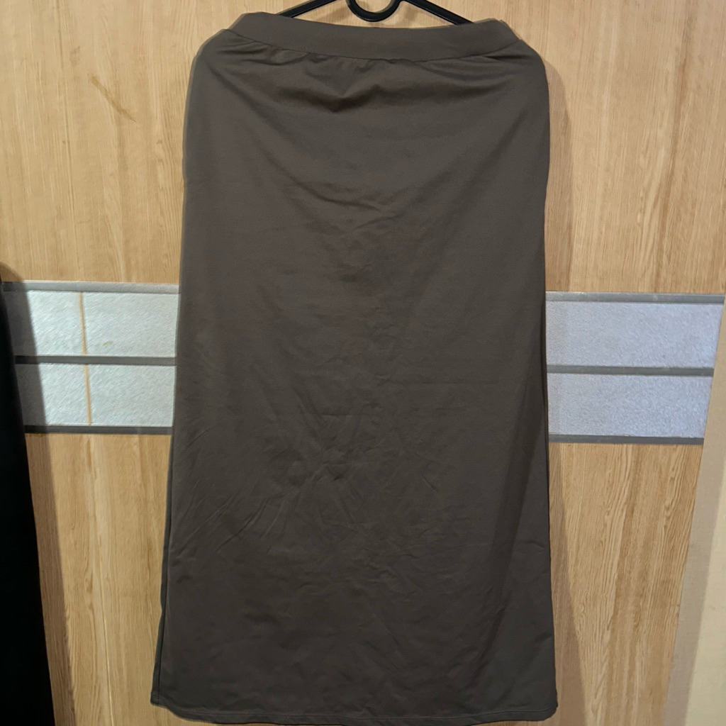 PRELOVED uniqlo airism rok span kantong