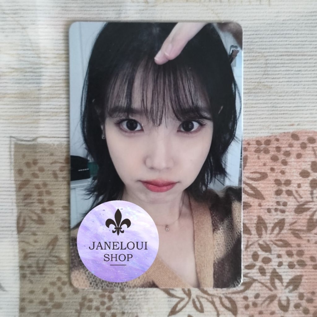 IU OFFICIAL PHOTOCARD PC Season's Greetings 2024 - The Golden Hour Concert - Moment Exhibition/ the 
