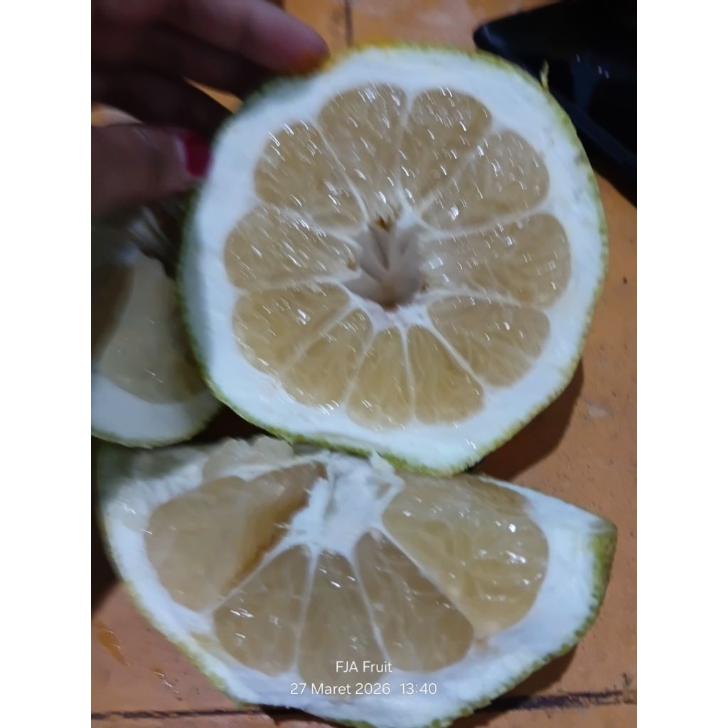 jeruk bali putih manis