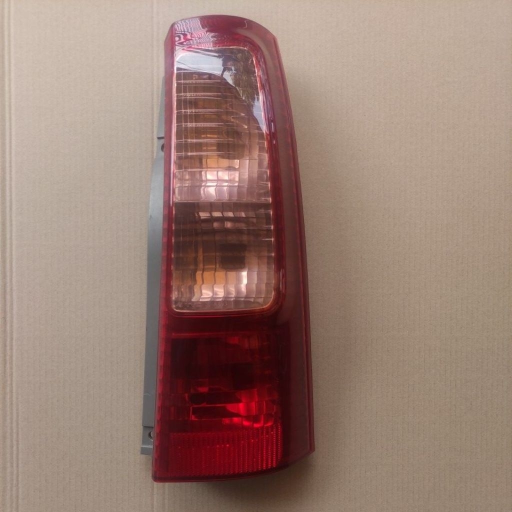 stoplamp assy KANAN avanza/xenia old 04/05
