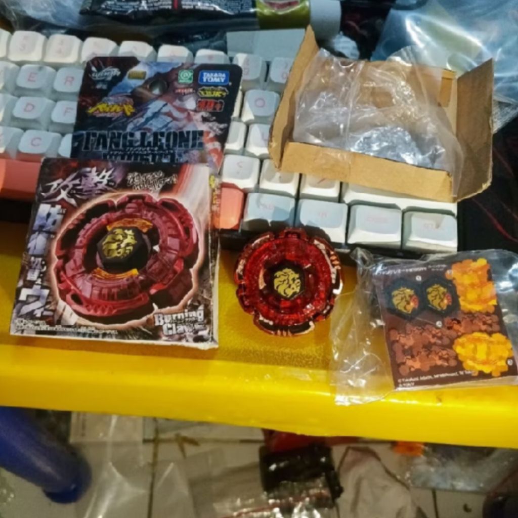 metal fight beyblade 4D (metal fury) fang leone red version limited original takara tomy