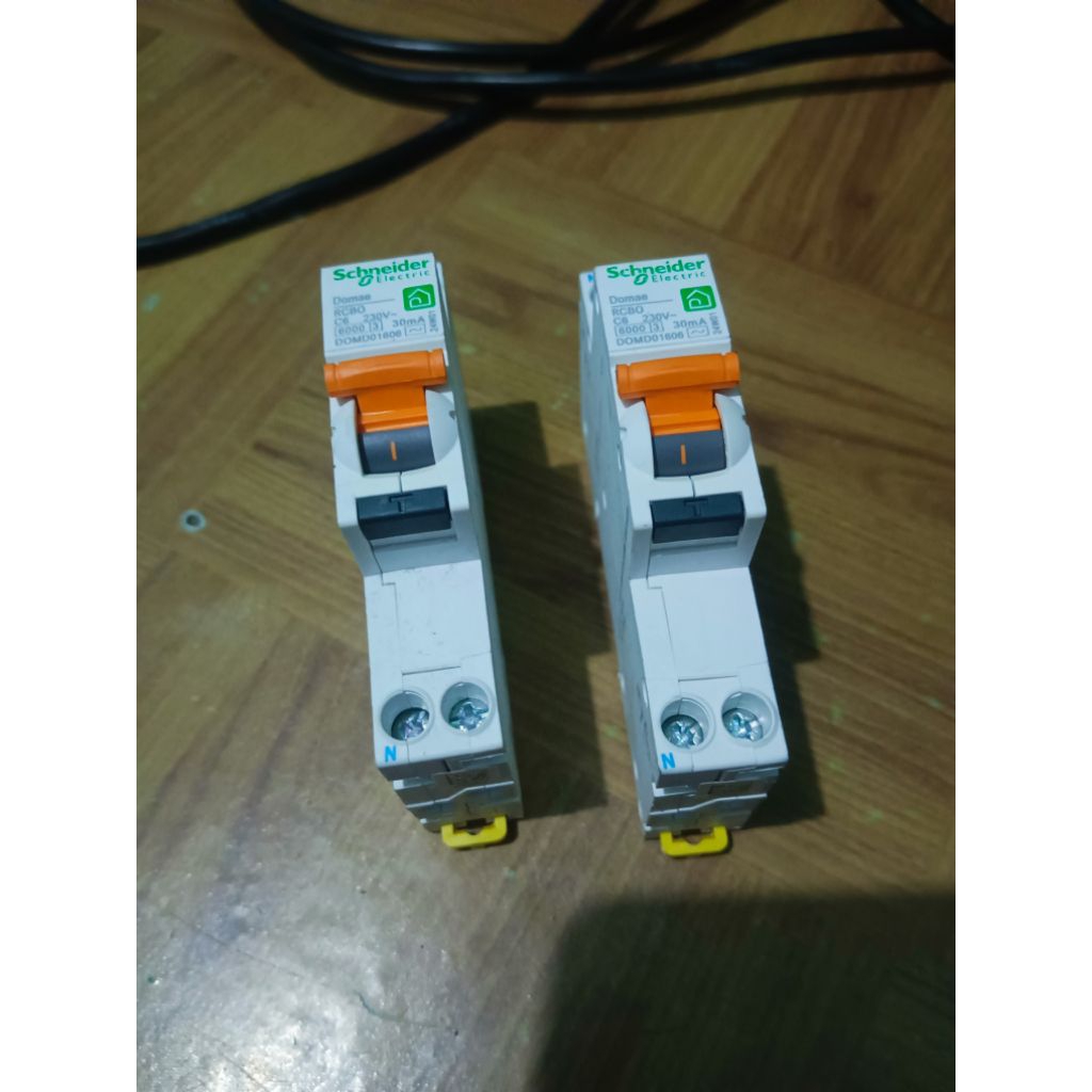 Schneider Electric RCBO Domae