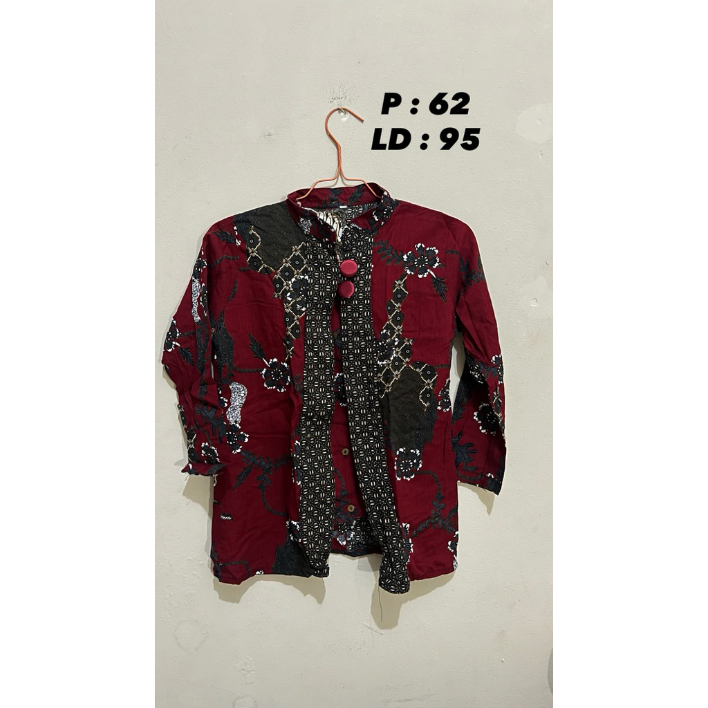 batik merah maroon