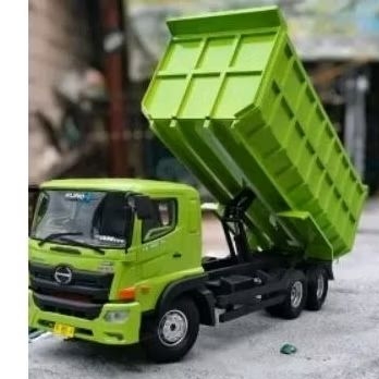Miniatur dump truk bisa jungkit bak dan kabin fariasi lampu leed