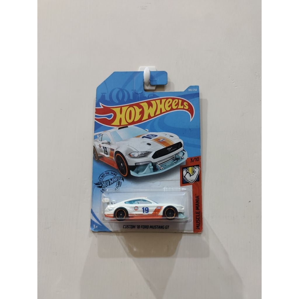 HotWheels Custom 18 Ford Mustang GT Gulf