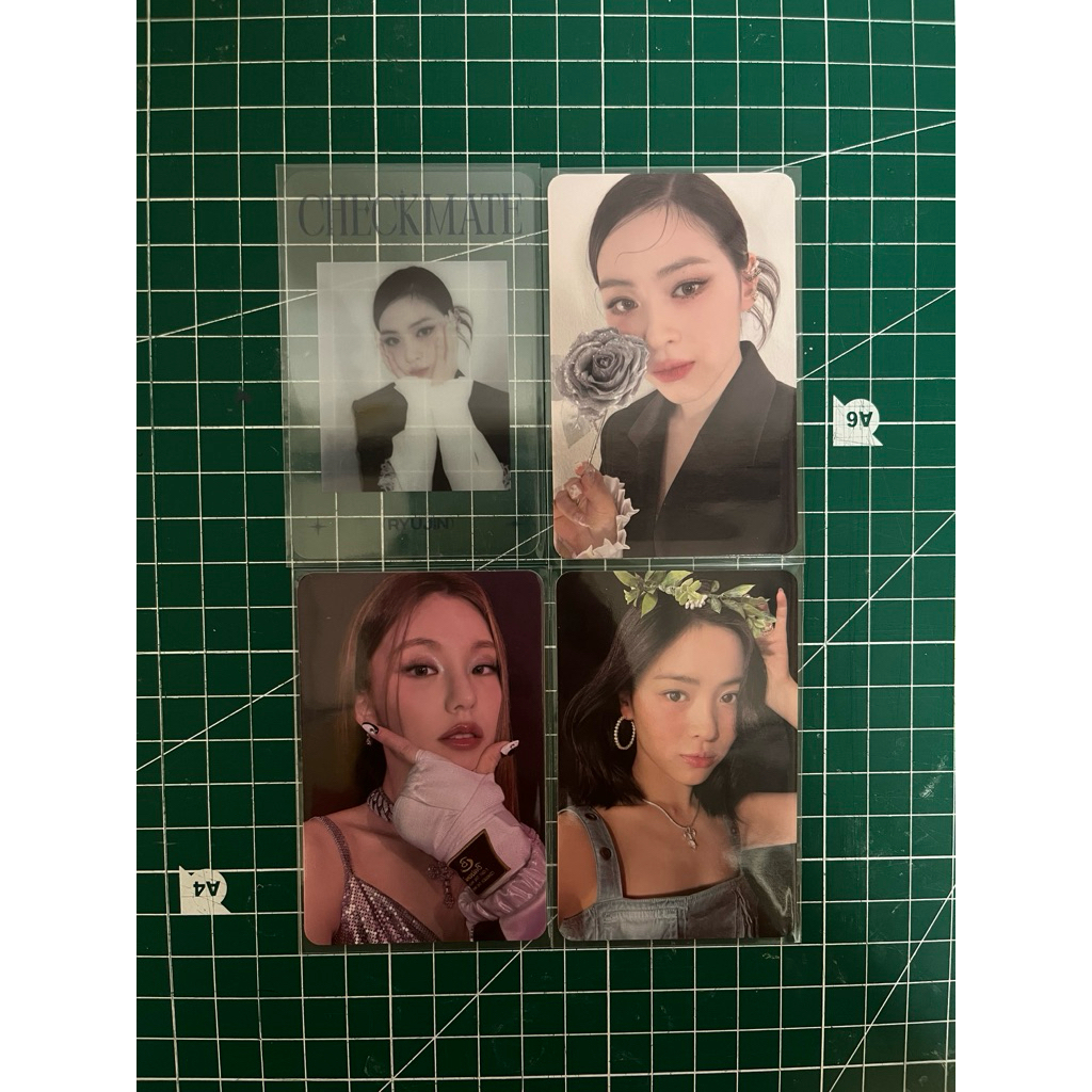 ITZY OFFICIAL PHOTOCARD