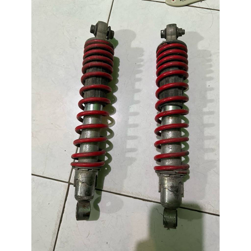 shock belakang verza