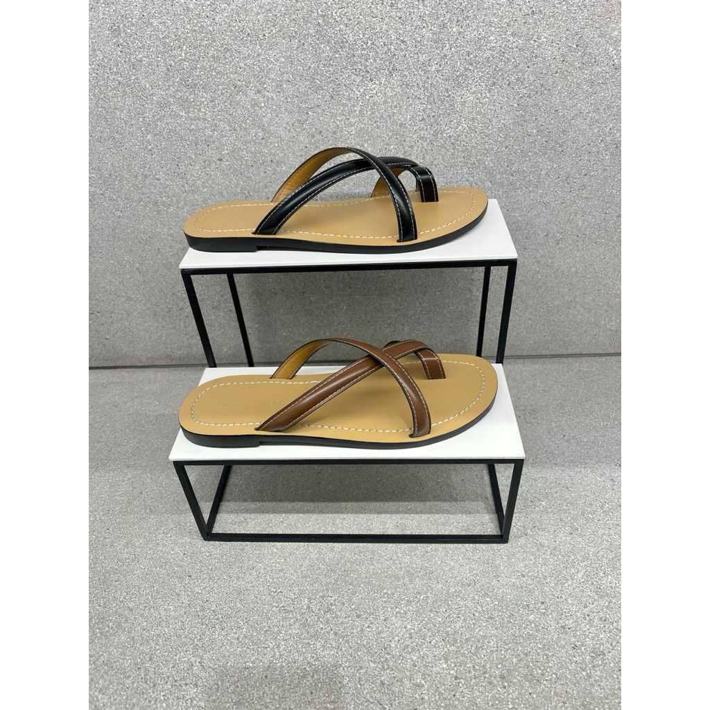Sandal wanita flat charles&keith original