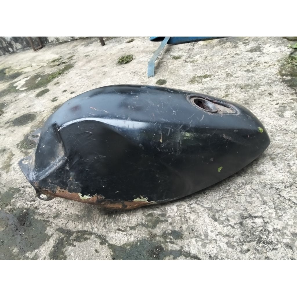 Tangki Suzuki rgr 150 1997 Original copotan