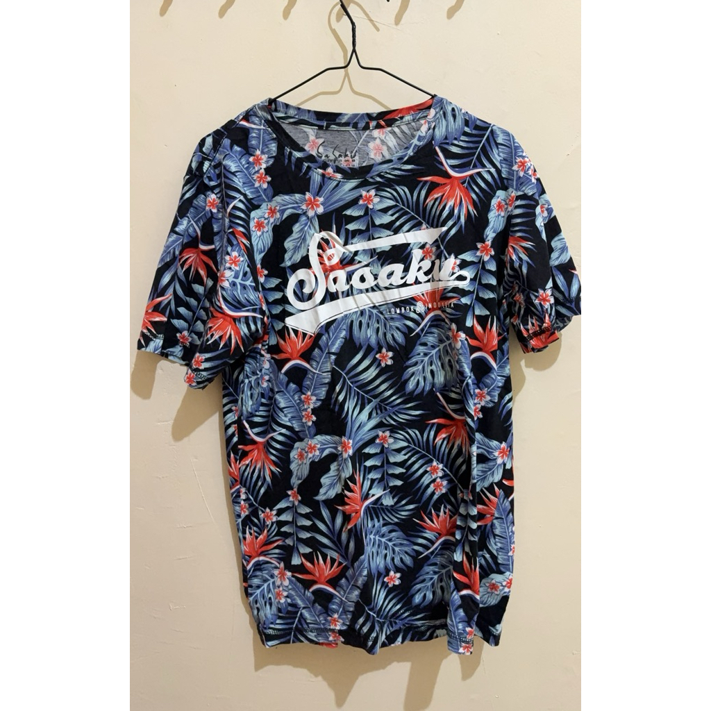 (PRELOVED) Kaos Lombok motif Bunga PRIA