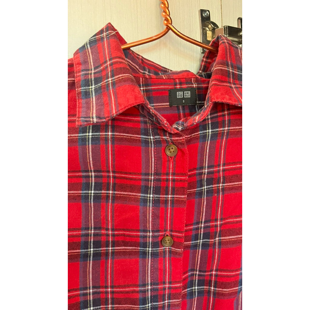 Preloved Kemeja Uniqlo Tartan Flanel merah size s