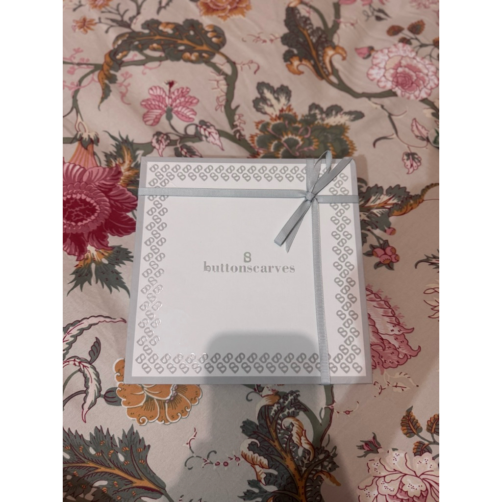 Buttonscarves The Tapis Square - Vanilla NEW HAMPERS