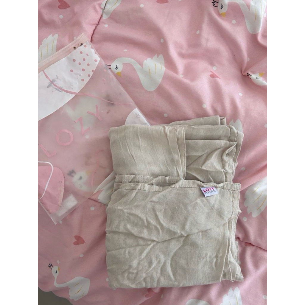 lozy hijab buttermilk