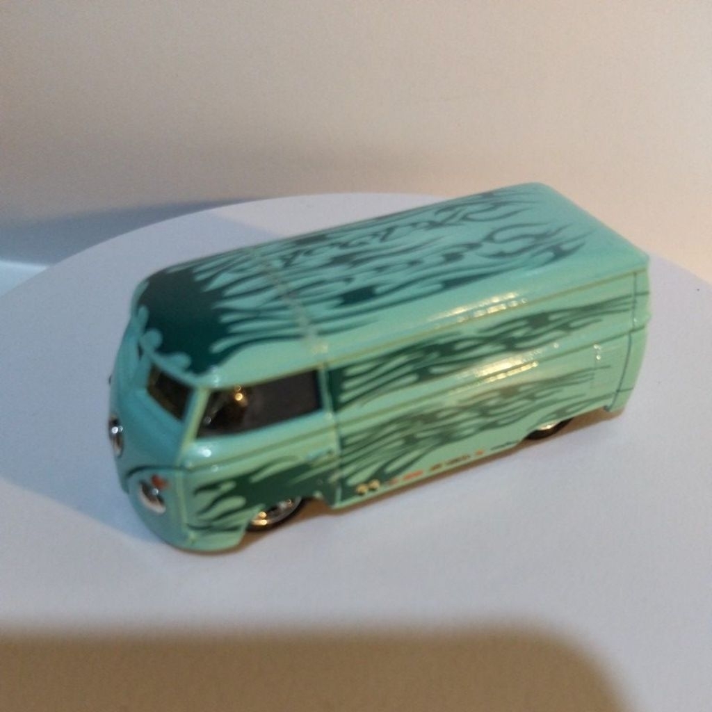 hot wheels 100% vintage Volkswagen Microbus