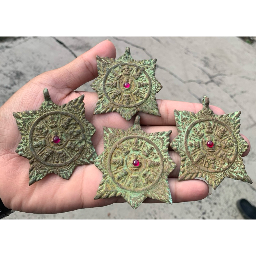 liontin majapahit kuningan