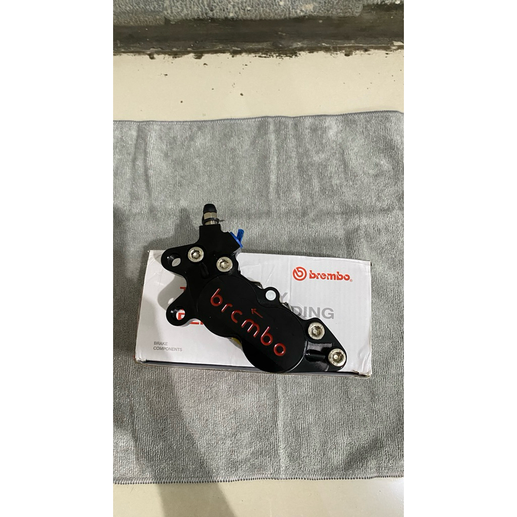 Kaliper brembo 4p bigpot kiri hitam Thailand