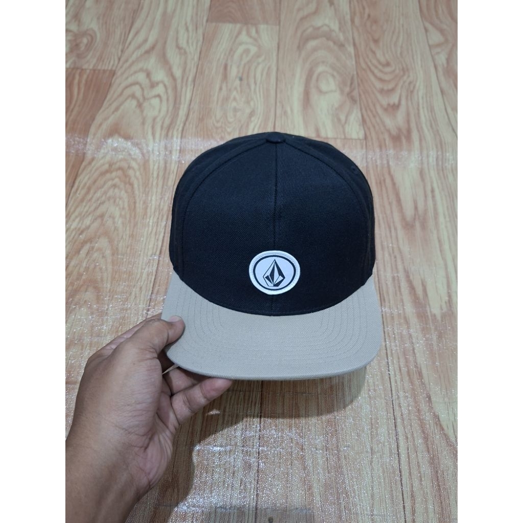 topi volcom