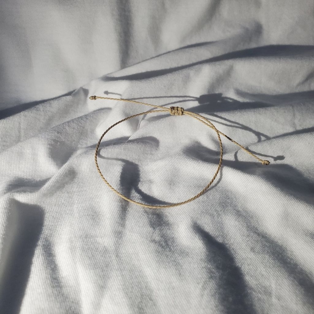 RJ Gelang Tali Pria Wanita Cream Minimalis Simple Elegant Keren gelang simple - Simple Bracelet