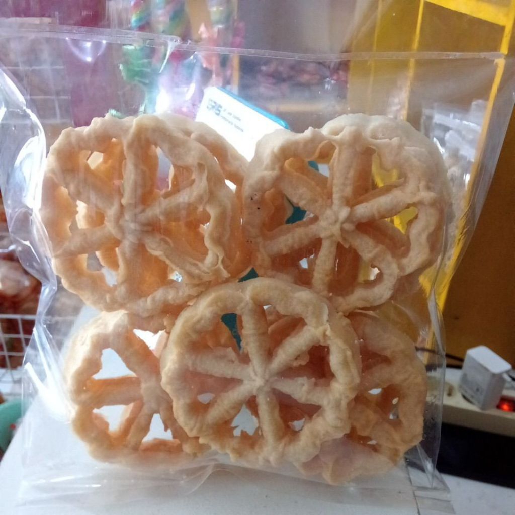 kembang goyang wijen