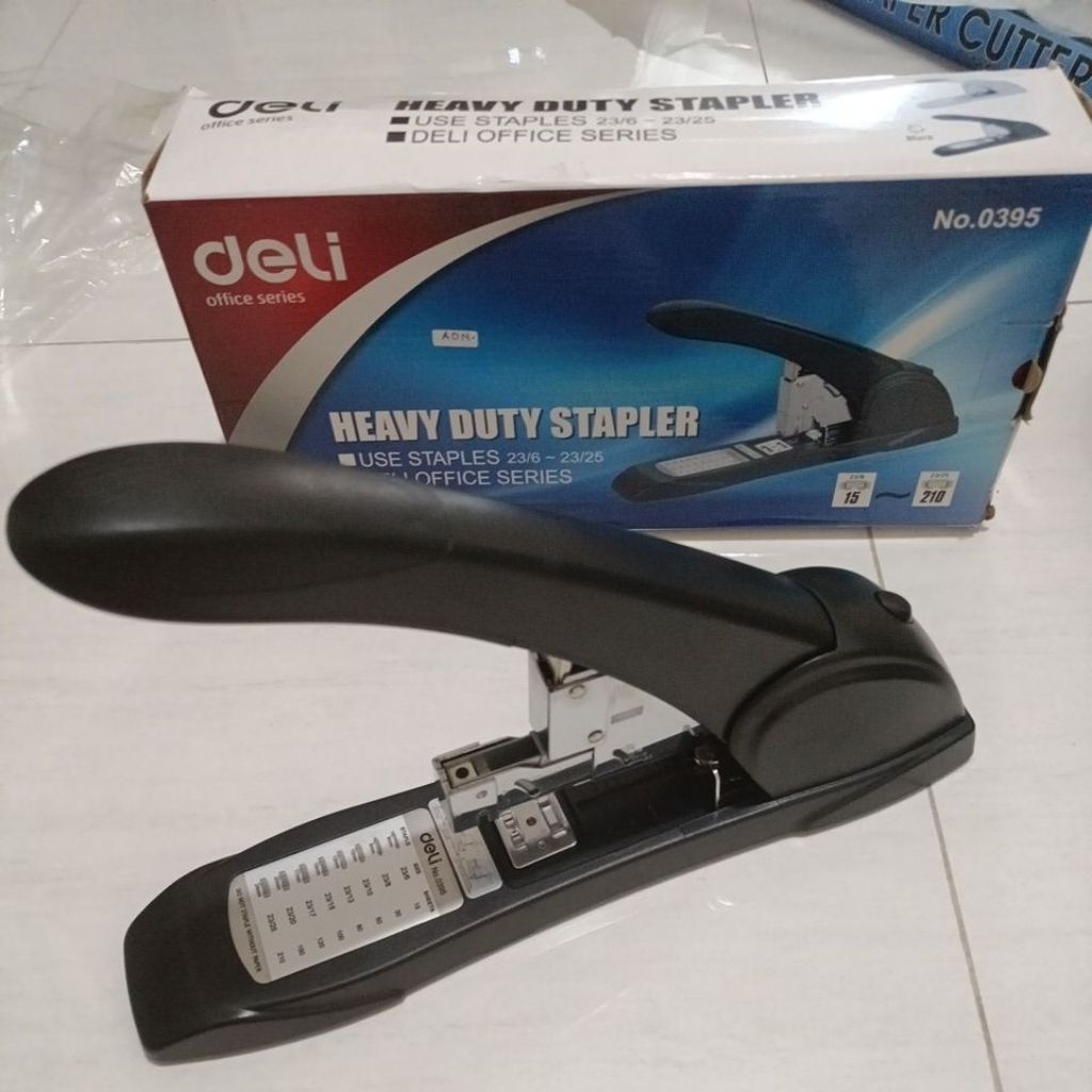 HEAVY DUTY STAPLER