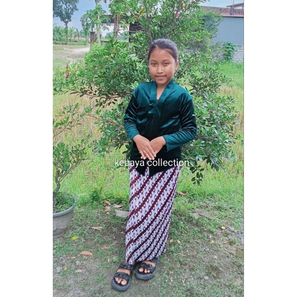 SET KEBAYA BELUDRU KARTINI ANAK PEREMPUAN (atasan+rok plisket)