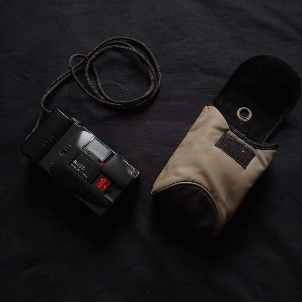 Kamera Analog Ricoh YF-20D