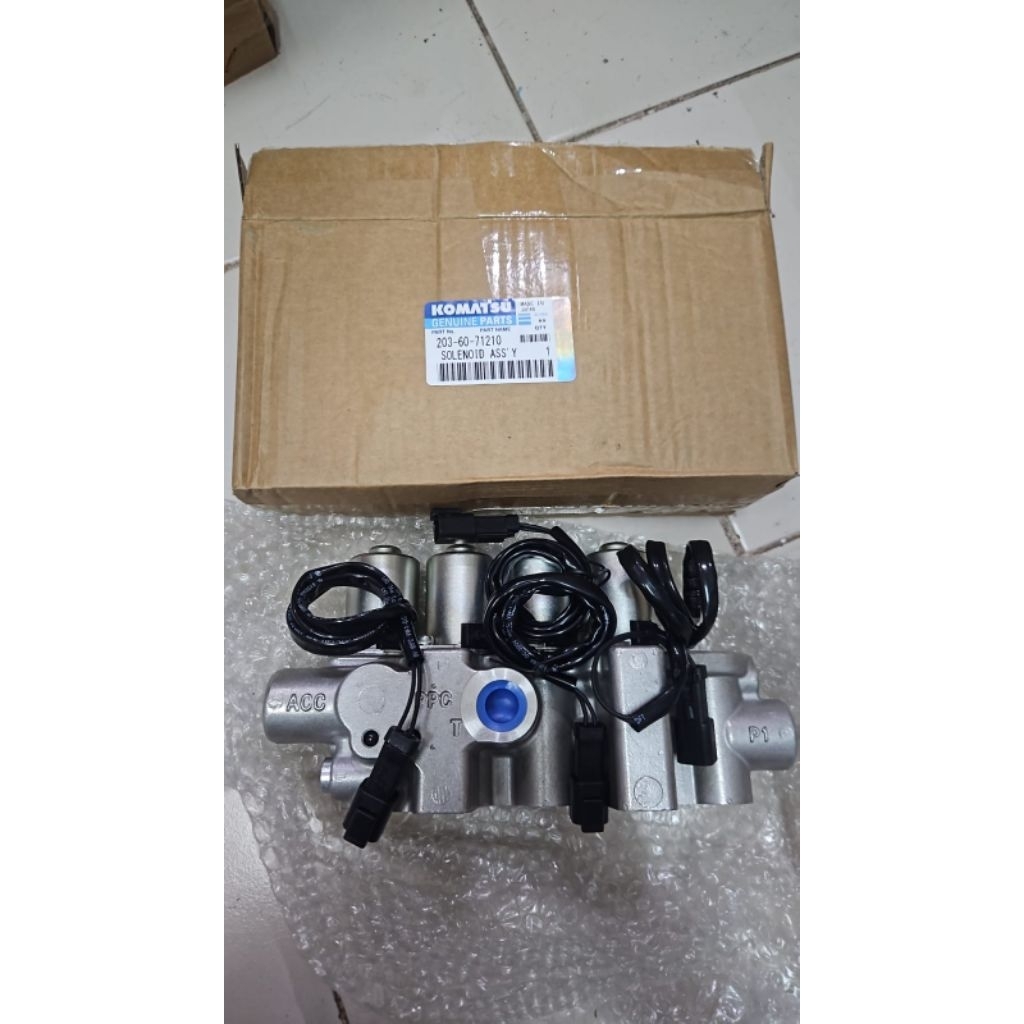 Solenoid valve group / block solenoid assy Komatsu PC130-7 203-60-71210,