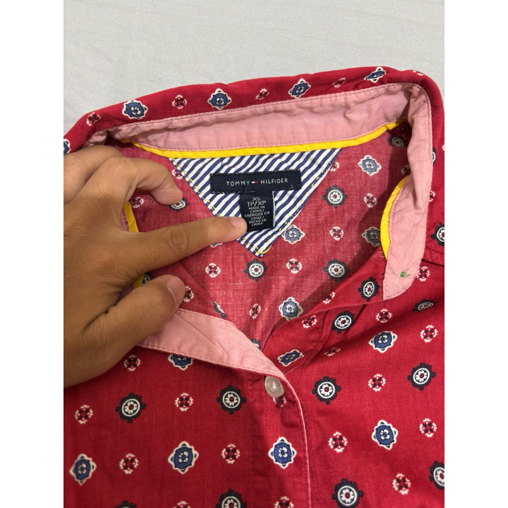 KEMEJA TOMMY