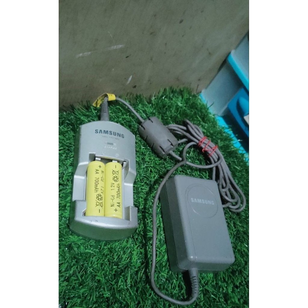 Samsung SBC-N1 +1.5V = 600mA Digital Camera x2 Battery Charger - Silver