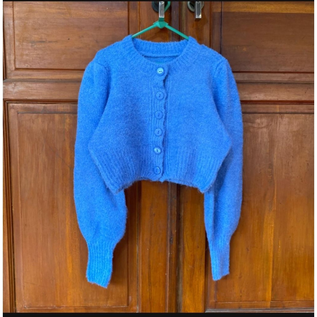 cardigan rajut fuzzy crop