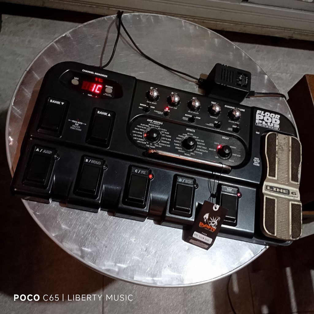 Efek Digital Multy efek Gitar LINE6 PeODe FLOOR PLUS