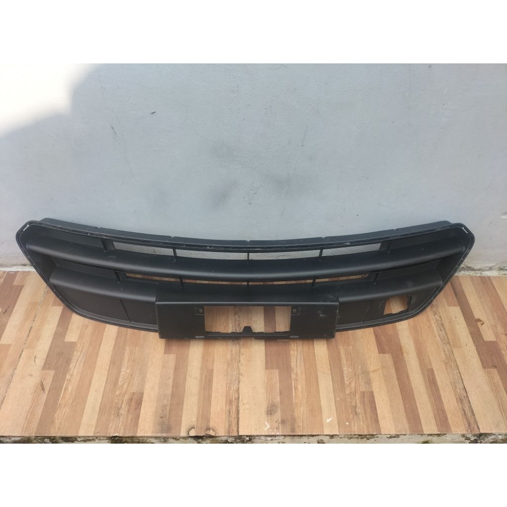 grill ram bumper bemper depan bawah Toyota Avanza Veloz tahun 2012 2013 2014 2015 secend original