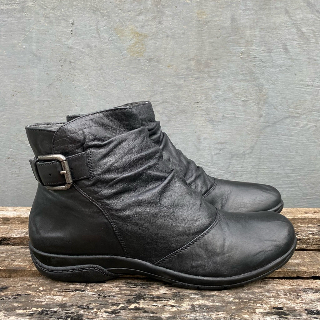 Clarks leather boots