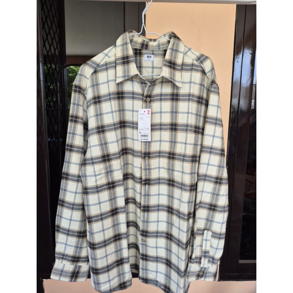 Uniqlo Preloved - Kemeja Flanel Pria