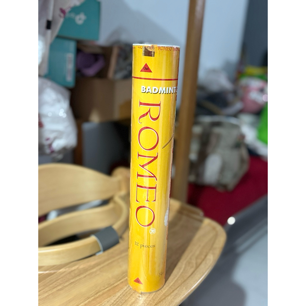 Shuttlecock Romeo Kuning