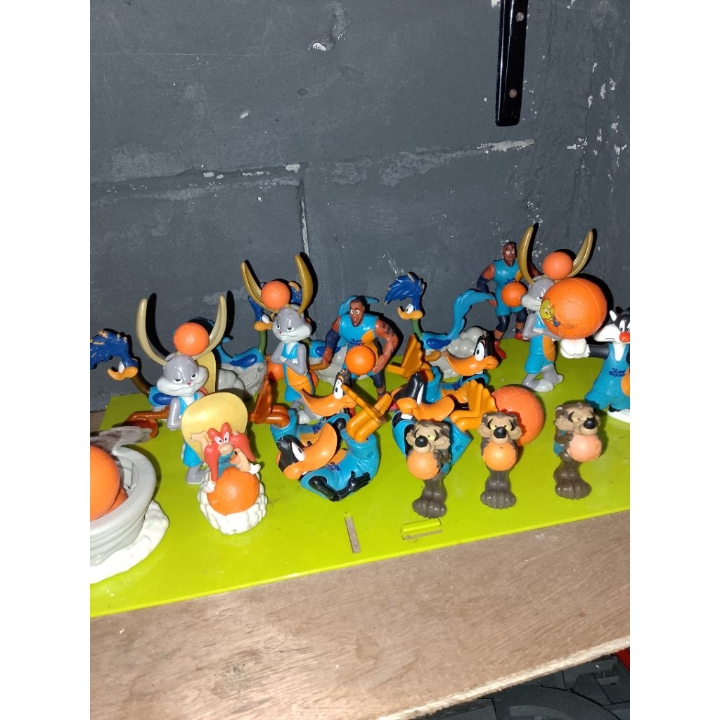 Mainan Koleksi Looney Tunes Space Jam Original – Bugs Bunny, Daffy Duck, Taz & Teman (Second Prelove