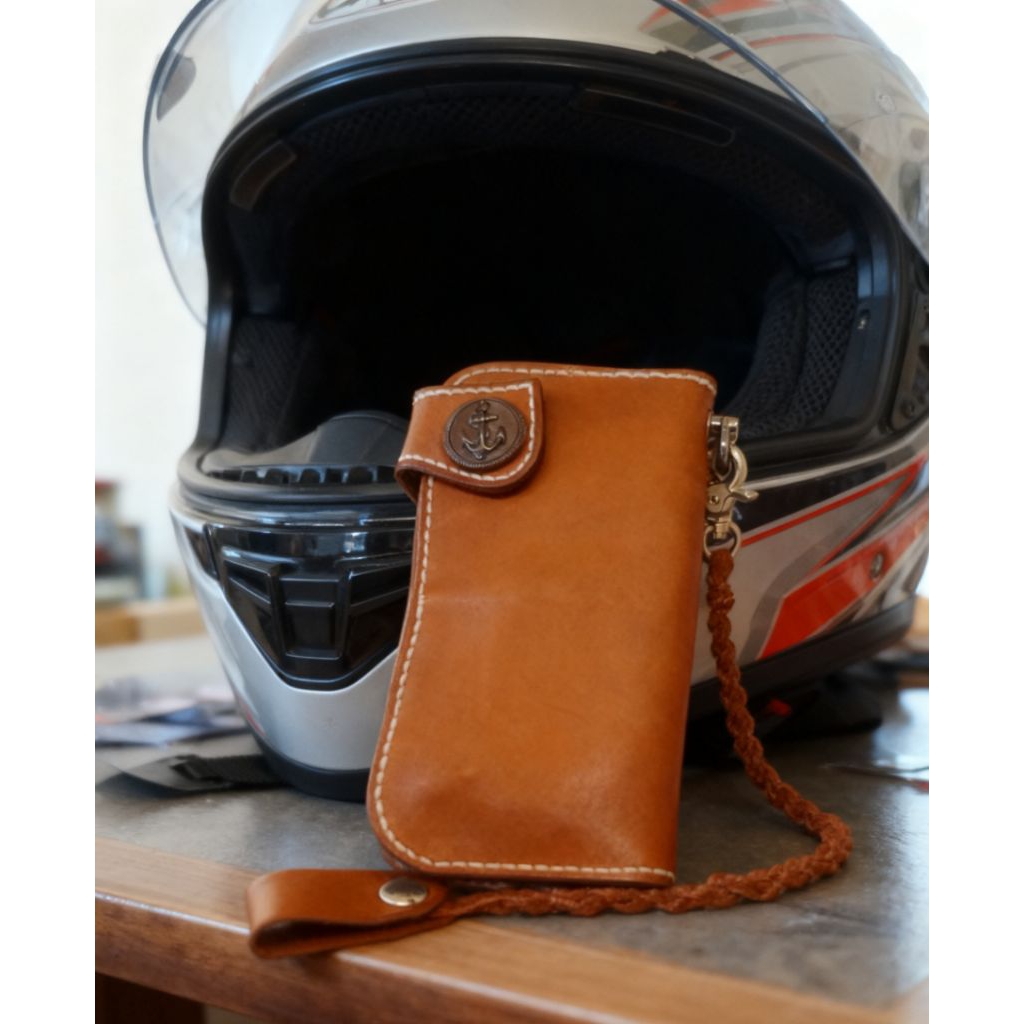 Dompet Kulit Bikers Panjang Dengan Tali Anyam Kulit